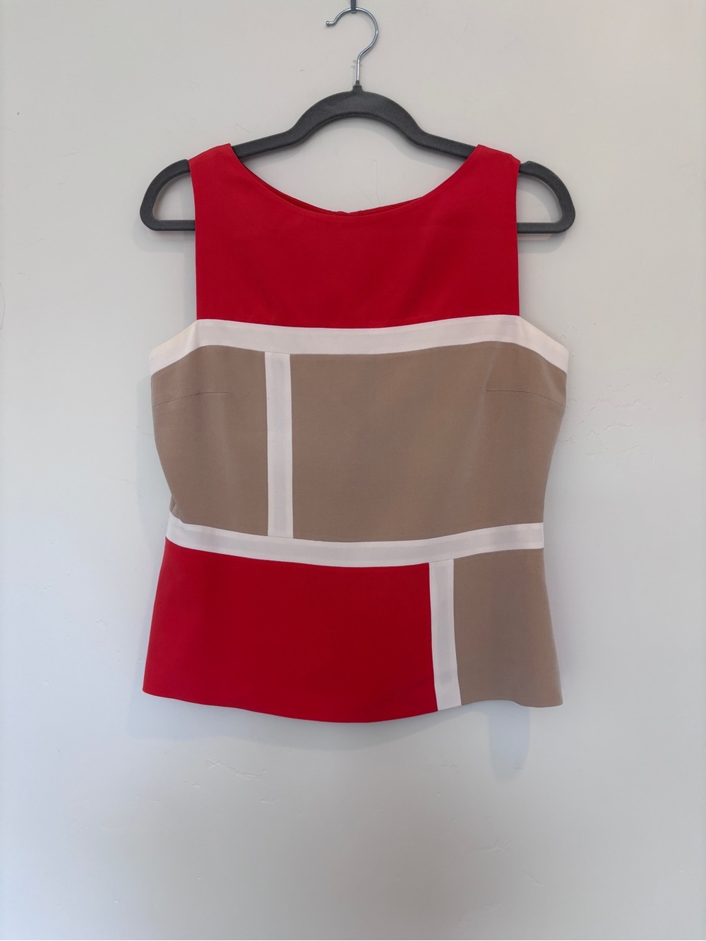 Per Se Colorblock Sleeveless Top in Red, Tan, and White